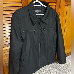 Kenneth Cole men’s Jacket. Size Large. Black. Insulated.